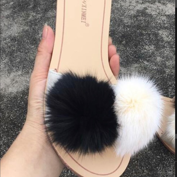 🍂END OF SEASON SALE🍂Pom-Pom slides - Picture 2 of 2